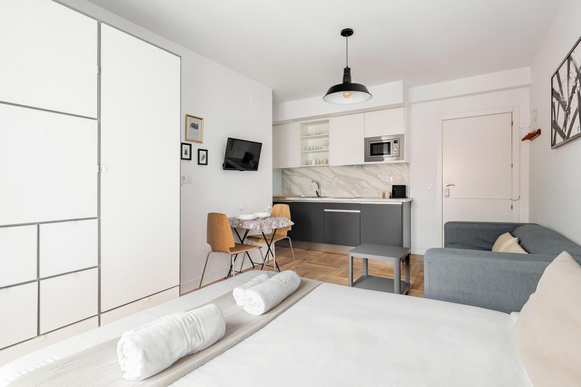 Charming Sol Studios Мадрид Екстериор снимка