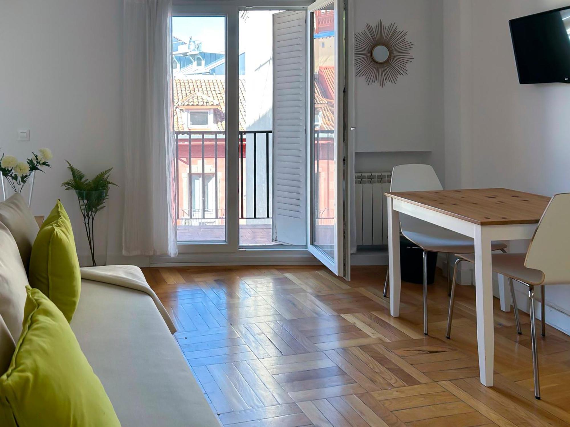 Charming Sol Studios Мадрид Екстериор снимка